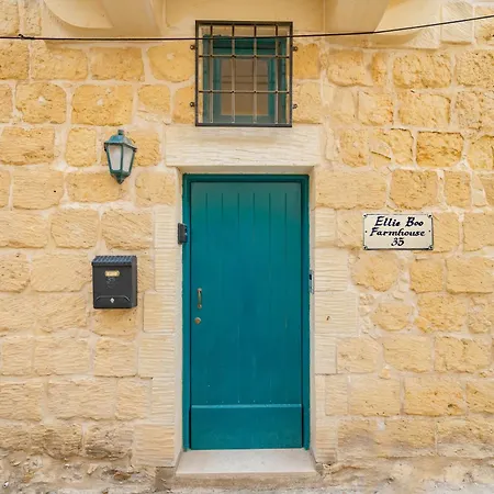 Ellie Boo With Pool And Hot Tub And Games Villa Xewkija