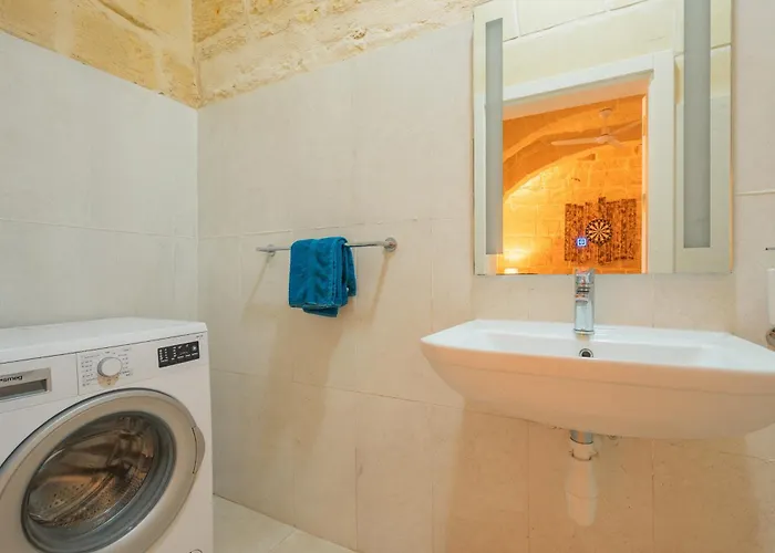 Ellie Boo With Pool And Hot Tub And Games Xewkija