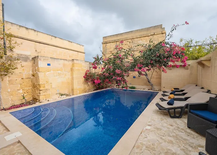 Vila Ellie Boo With Pool And Hot Tub And Games *