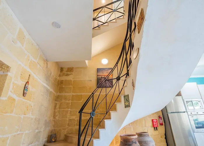 Ellie Boo With Pool And Hot Tub And Games Vila Xewkija