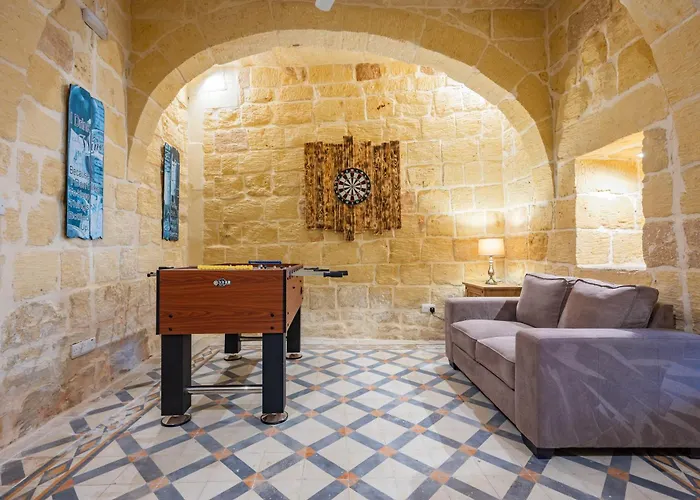 Ellie Boo With Pool And Hot Tub And Games *