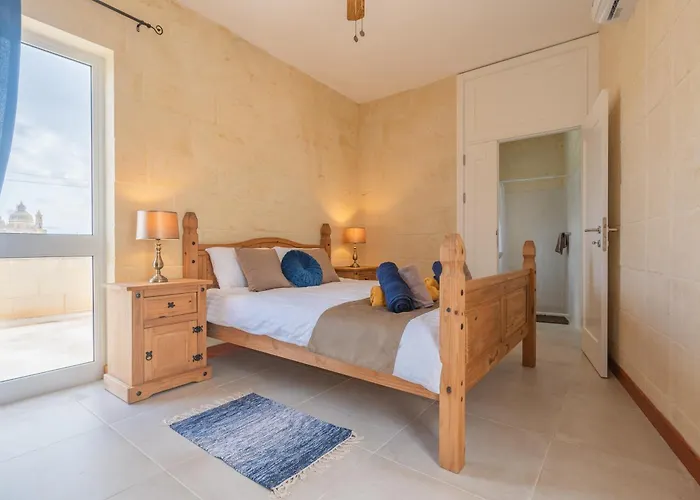 Ellie Boo With Pool And Hot Tub And Games