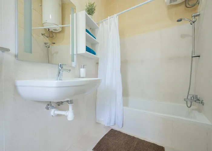 Ellie Boo With Pool And Hot Tub And Games * Xewkija