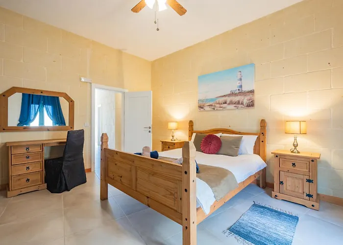 Ellie Boo With Pool And Hot Tub And Games