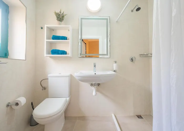 Ellie Boo With Pool And Hot Tub And Games